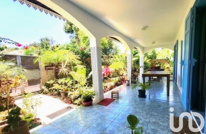 Vente Maison 232m&sup2; 7 pi&#232;ces Saint Philippe