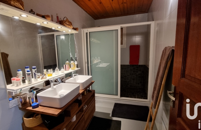 Vente Maison 242m&sup2; 6 pi&#232;ces L'Entre Deux