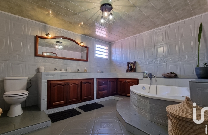 Vente Maison 242m&sup2; 6 pi&#232;ces L'Entre Deux