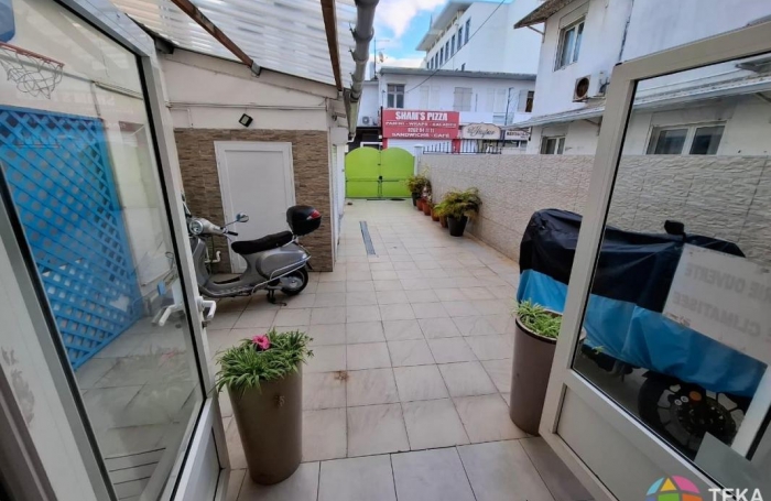 Vente Local commercial 183m&sup2; Saint Denis