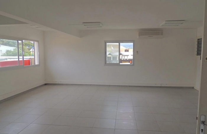Location Local commercial 97470