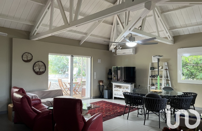 Vente Divers 177m&sup2; 7 pi&#232;ces Saint Gilles les Bains