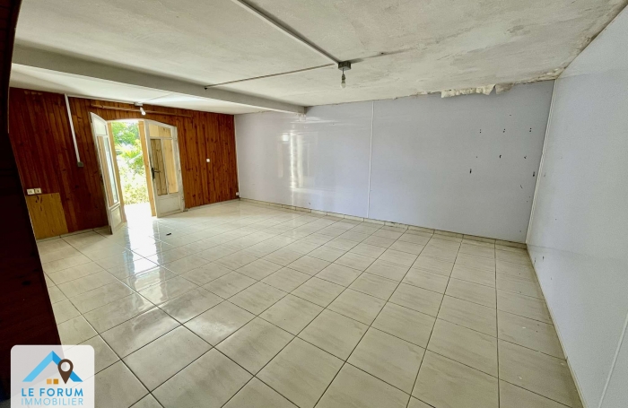 SAINT JOSEPH 97480 - CHARMANTE MAISON - QUARTIER CALME