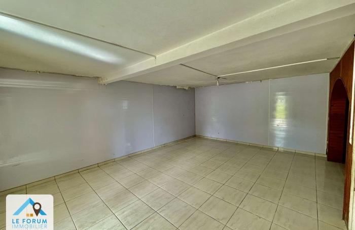 SAINT JOSEPH 97480 - CHARMANTE MAISON - QUARTIER CALME
