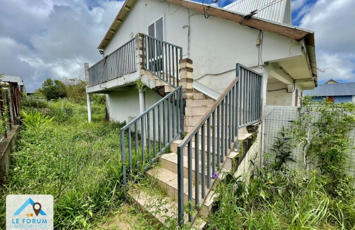 SAINT JOSEPH 97480 - CHARMANTE MAISON - QUARTIER CALME