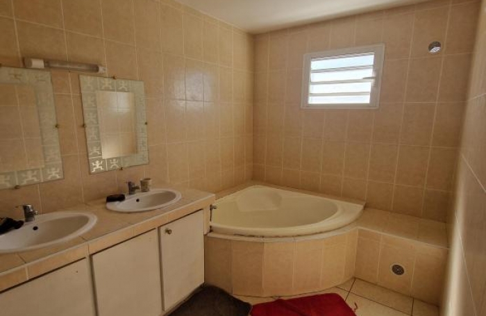 Vente Maison 92m&sup2; 4 pi&#232;ces Rivière Saint Louis