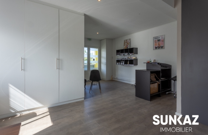 Location Local commercial 55m² 2 pièces Saint-Pierre