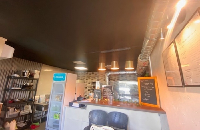 Location Local commercial 70m&sup2; 2 pi&#232;ces Sainte Marie