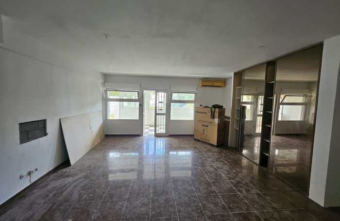 Vente Local commercial 71.86m² 2 pièces Saint Denis