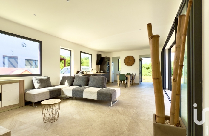 Vente Maison 105m&sup2; 4 pi&#232;ces Etang-Sale