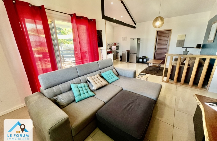 PETITE ILE 97429 - CHARMANTE VILLA FONCTIONNELLE - SECTEUR PRISÉ - VUE DEGAGÉE
