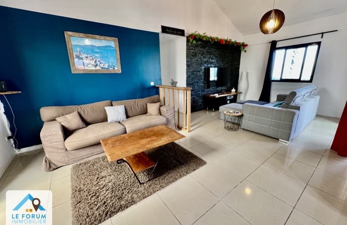 PETITE ILE 97429 - CHARMANTE VILLA FONCTIONNELLE - SECTEUR PRISÉ - VUE DEGAGÉE