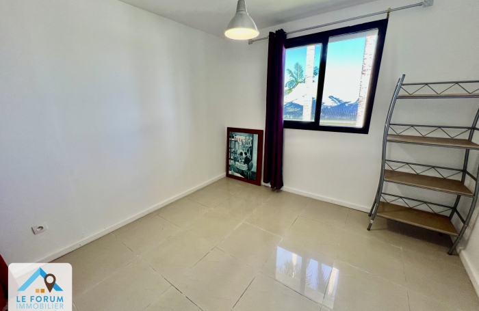 PETITE ILE 97429 - CHARMANTE VILLA FONCTIONNELLE - SECTEUR PRISÉ - VUE DEGAGÉE