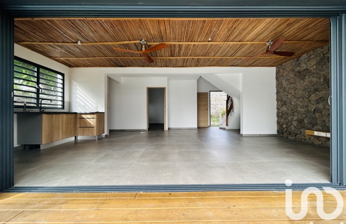 Vente Maison 100m&sup2; 4 pi&#232;ces Saint Gilles les Bains