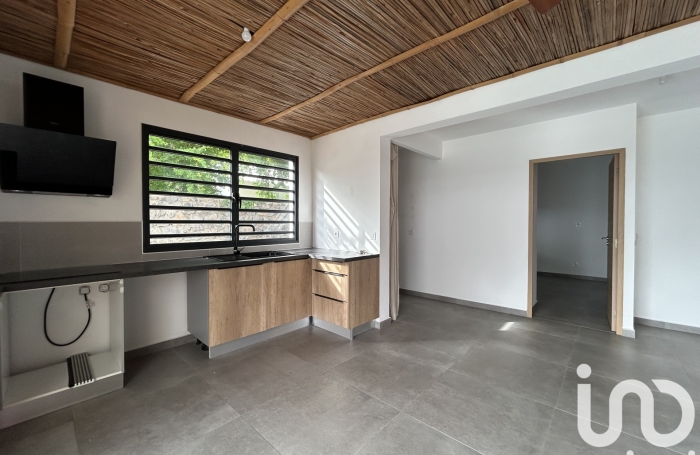 Vente Maison 100m&sup2; 4 pi&#232;ces Saint Gilles les Bains