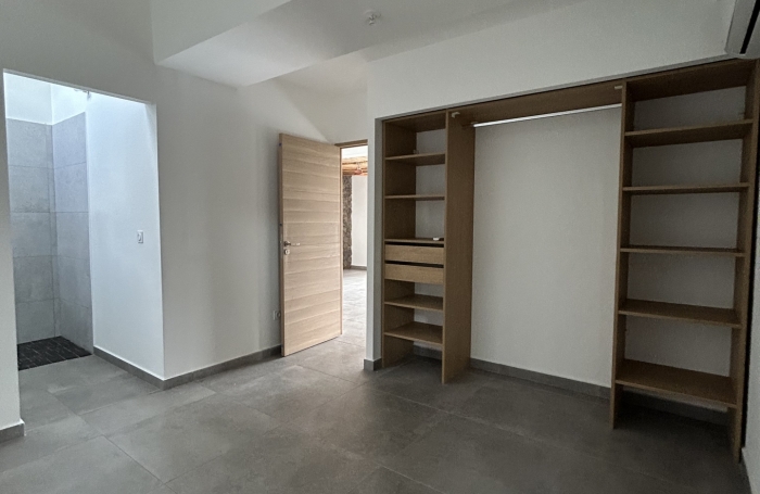 Vente Maison 100m&sup2; 4 pi&#232;ces Saint Gilles les Bains