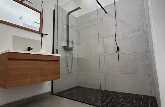 Vente Maison 100m&sup2; 4 pi&#232;ces Saint Gilles les Bains