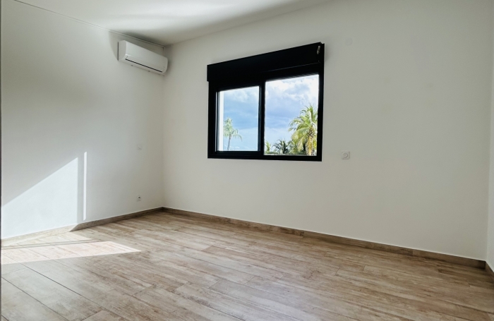 Vente Maison 100m&sup2; 4 pi&#232;ces Saint Gilles les Bains