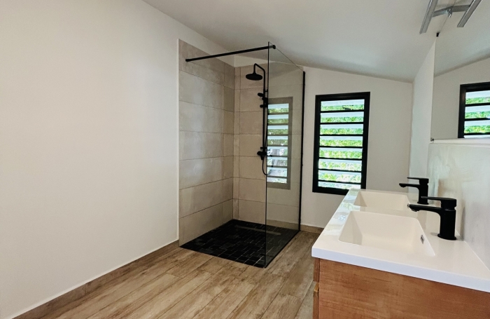 Vente Maison 100m&sup2; 4 pi&#232;ces Saint Gilles les Bains