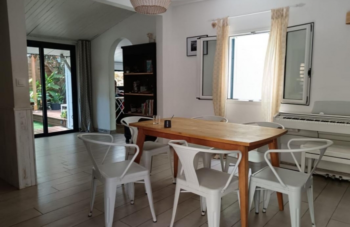 Vente Maison 85.3m&sup2; 4 pi&#232;ces Saint Gilles les Bains