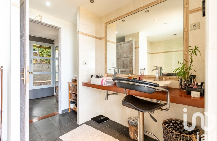 Vente Maison 274m&sup2; 8 pi&#232;ces Etang-Sale