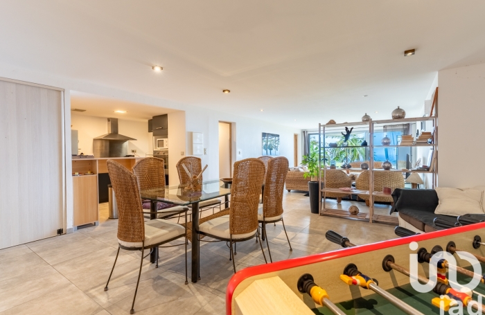 Vente Maison 274m&sup2; 8 pi&#232;ces Etang-Sale