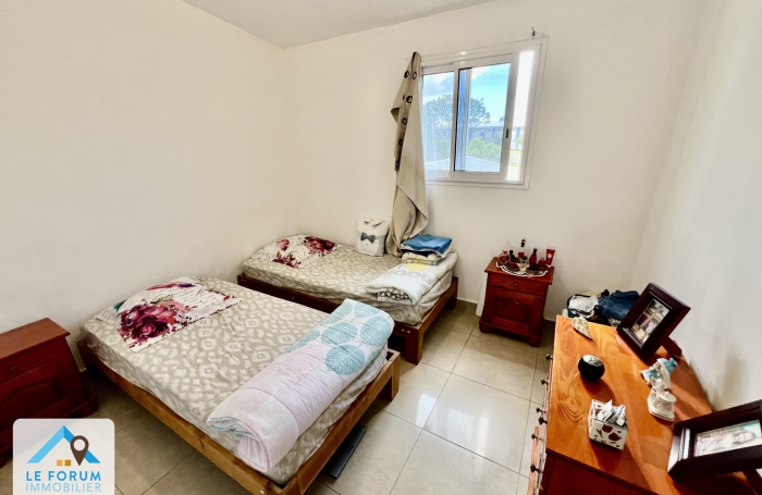 SAINT PHILIPPE 97442 - ENSEMBLE IMMOBILIER EN BON ETAT GENERAL - QUARTIER PRISE