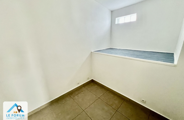 SAINT PHILIPPE 97442 - ENSEMBLE IMMOBILIER EN BON ETAT GENERAL - QUARTIER PRISE