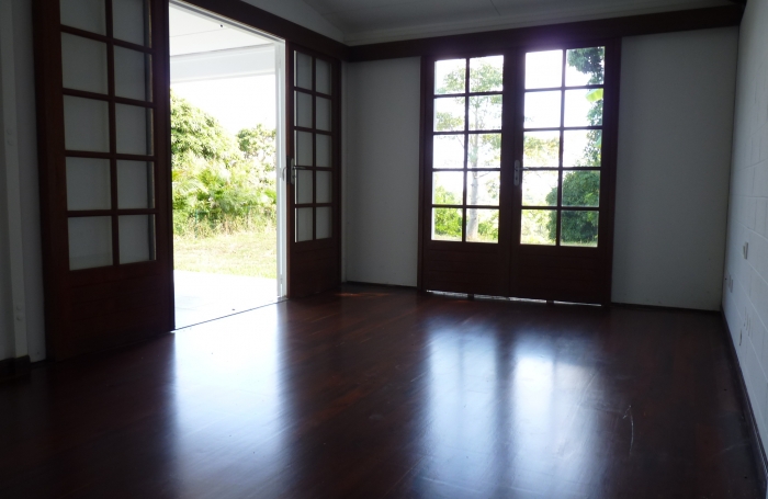 LNA loue en exclusivité : Splendide villa Bourbon Bois à Ruisseau blanc