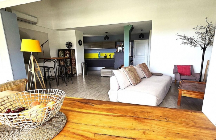 Vente Maison 142.8m&sup2; 4 pi&#232;ces Saint Gilles les Bains