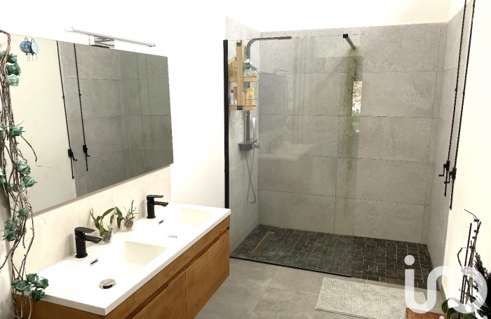 Vente Maison 100m&sup2; 4 pi&#232;ces Saint Gilles les Bains
