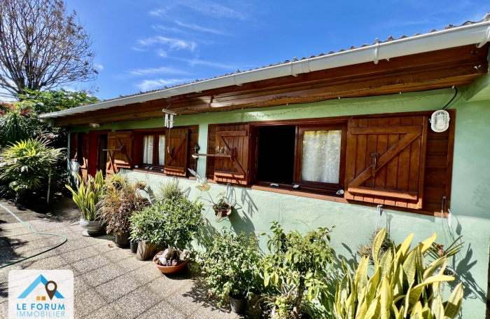 SAINT JOSEPH 97480 - MAISON DE PLAIN PIED - ENTRETENUE - JARDIN FLEURI - QUARTIER FACILE D'ACCES