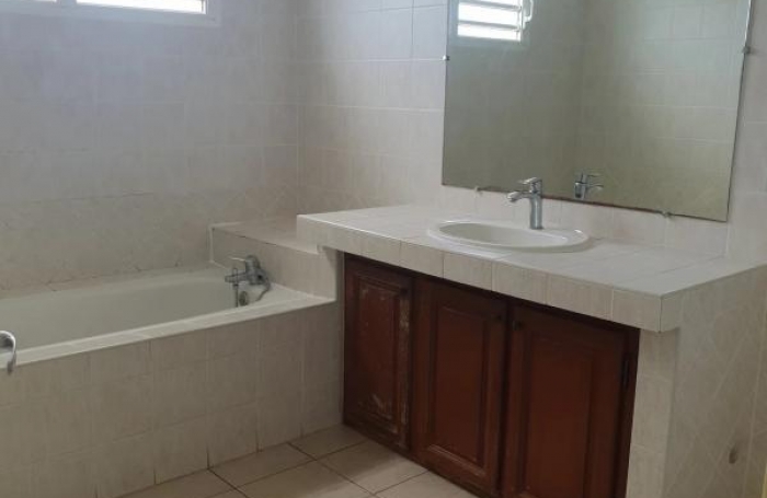 Location Maison 120m&sup2; 4 pi&#232;ces Saint André