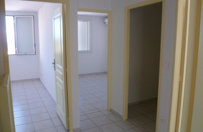 Location Maison 98m&sup2; 4 pi&#232;ces Saint-Pierre