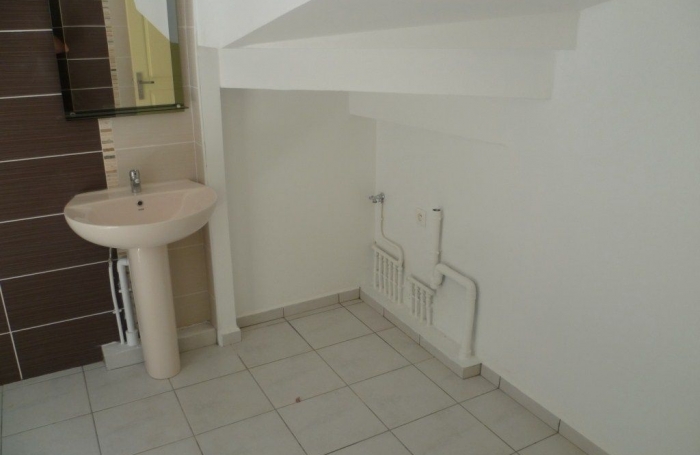 Location Maison 98m&sup2; 4 pi&#232;ces Saint-Pierre