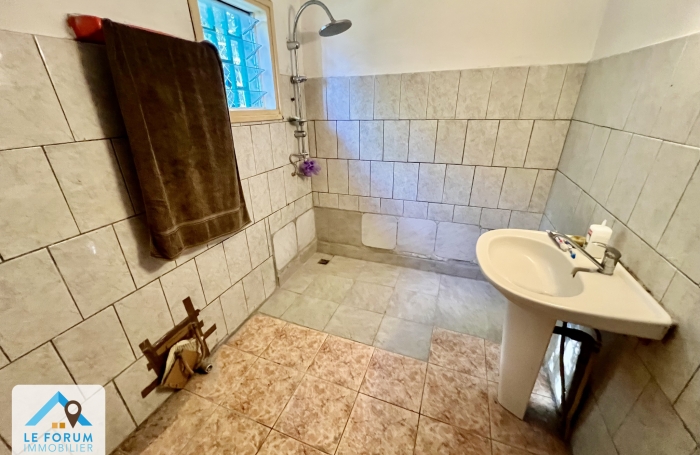 TAMPON 97430 - VILLA F4 À ÉTAGE - VASTE TERRAIN - SECTEUR VERDOYANT ET PAISIBLE - PROCHE COMMODITÉS
