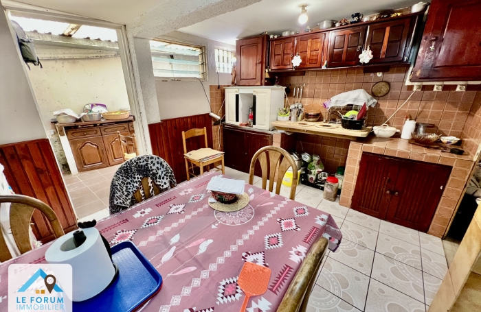 TAMPON 97430 - ENSEMBLE IMMOBILIER TOTALEMENT INDEPENDANT - SECTEUR DE CHARME