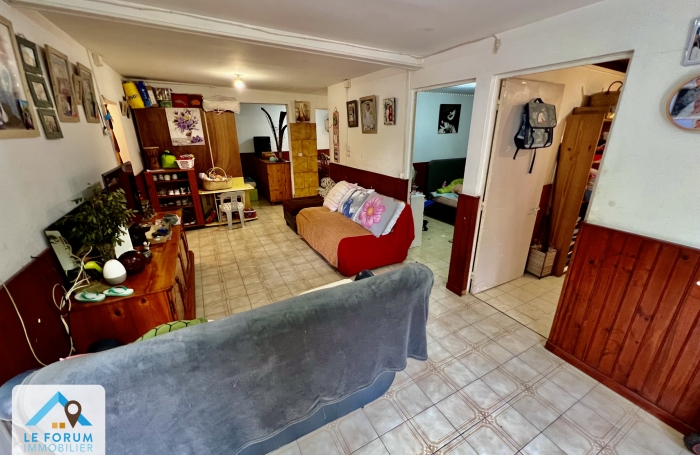 TAMPON 97430 - ENSEMBLE IMMOBILIER TOTALEMENT INDEPENDANT - SECTEUR DE CHARME