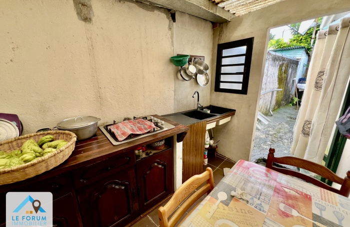 TAMPON 97430 - ENSEMBLE IMMOBILIER TOTALEMENT INDEPENDANT - SECTEUR DE CHARME