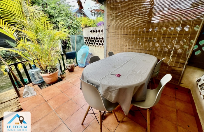 TAMPON 97430 - ENSEMBLE IMMOBILIER TOTALEMENT INDEPENDANT - SECTEUR DE CHARME