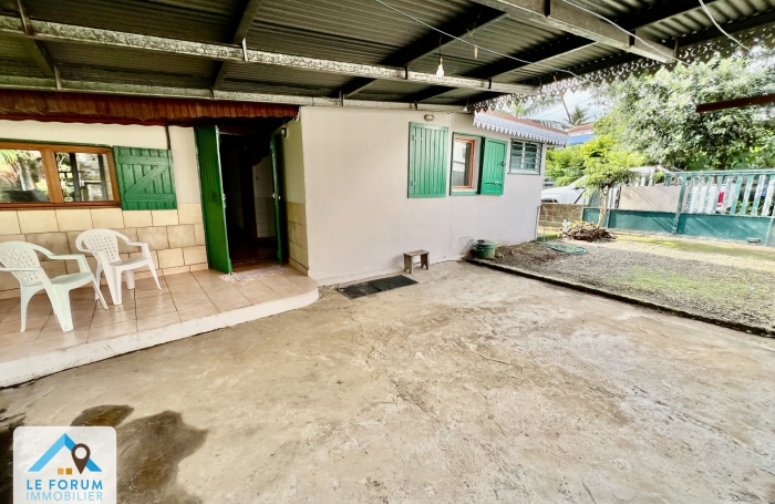 TAMPON 97430 - ENSEMBLE IMMOBILIER TOTALEMENT INDEPENDANT - SECTEUR DE CHARME