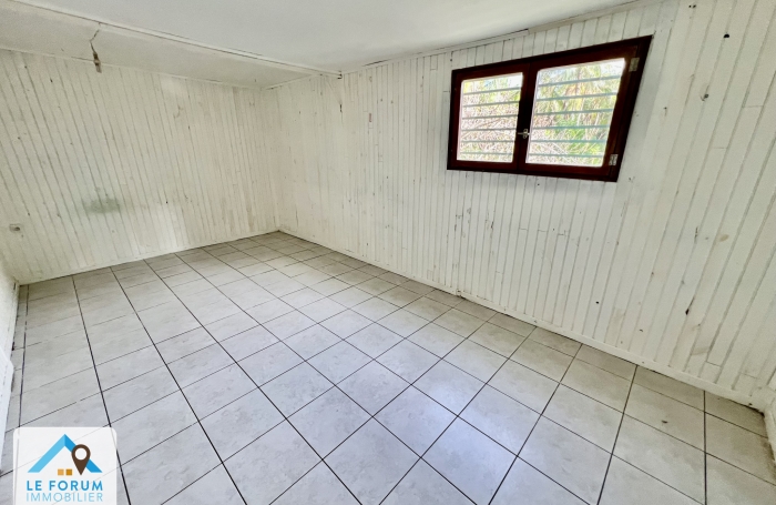 TAMPON 97430 - ENSEMBLE IMMOBILIER TOTALEMENT INDEPENDANT - SECTEUR DE CHARME