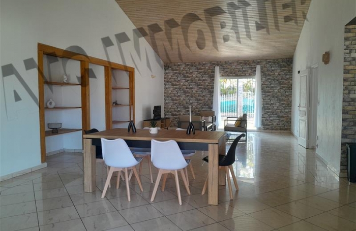 Location Maison 125m² 5 pièces Saint Gilles Les Hauts