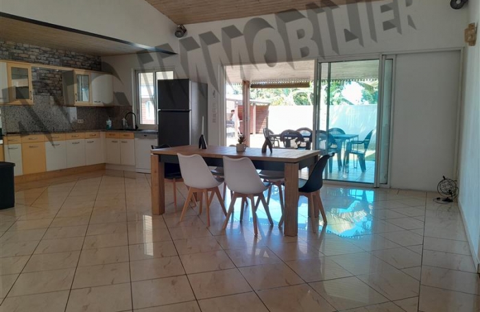 Location Maison 125m² 5 pièces Saint Gilles Les Hauts