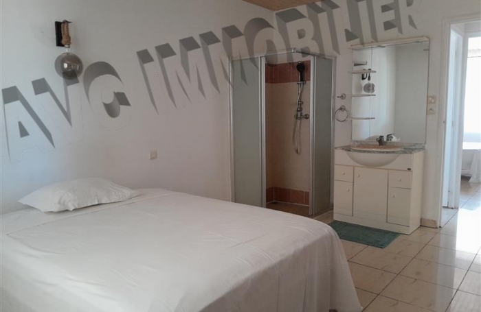 Location Maison 125m² 5 pièces Saint Gilles Les Hauts