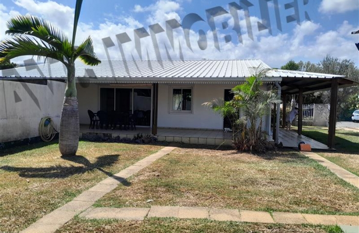 Location Maison 125m² 5 pièces Saint Gilles Les Hauts