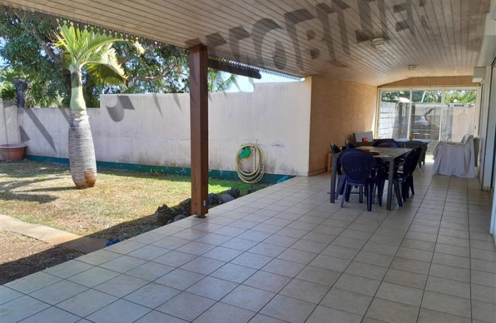 Location Maison 125m² 5 pièces Saint Gilles Les Hauts