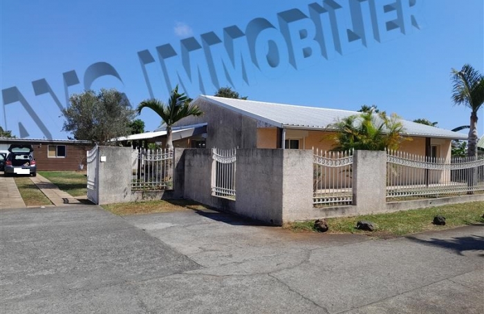 Location Maison 125m² 5 pièces Saint Gilles Les Hauts