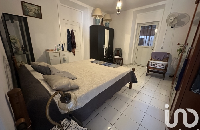 Vente Maison 212m&sup2; 5 pi&#232;ces Saint Gilles Les Hauts