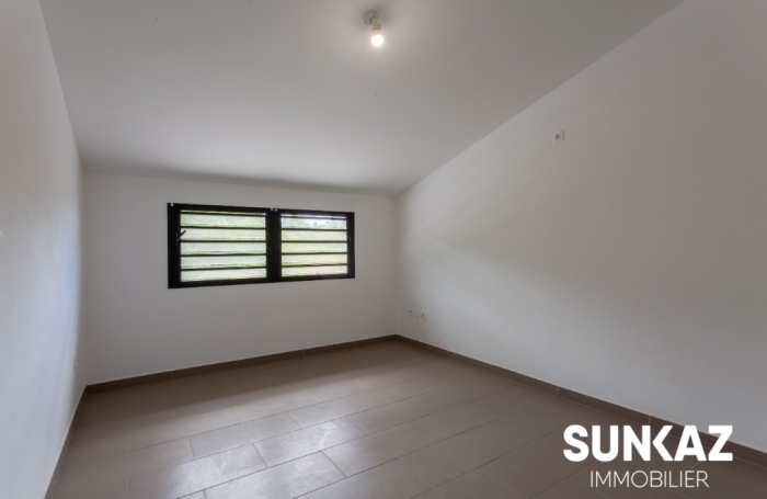 Location Maison 110m² 5 pièces Etang-Sale